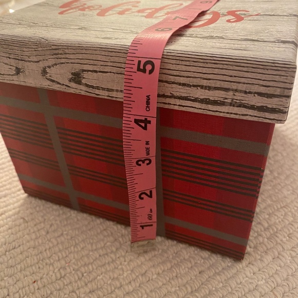 Design Focus I Holiday Gift Box I Happy Holidays Square Empty Gift Box - Picture 13 of 16